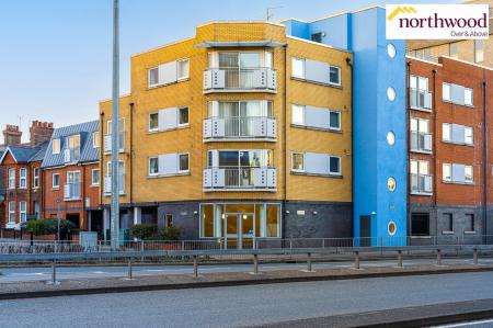 2 bedroom Flat to let in 1 Malden Road, Watford, WD17