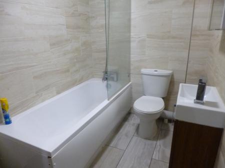 2 bedroom Flat to let in Loates Lane, Watford, WD17