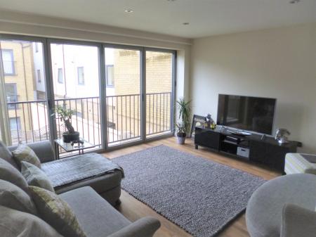 2 bedroom Flat to let in Loates Lane, Watford, WD17
