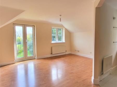 2 bedroom Flat to let in Eastbury Road, Oxhey, Watford, WD19