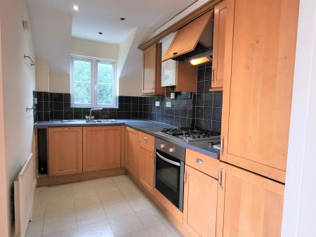 2 bedroom Flat to let in Eastbury Road, Oxhey, Watford, WD19