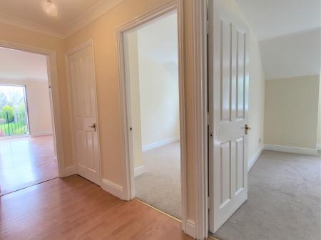 2 bedroom Flat to let in Eastbury Road, Oxhey, Watford, WD19