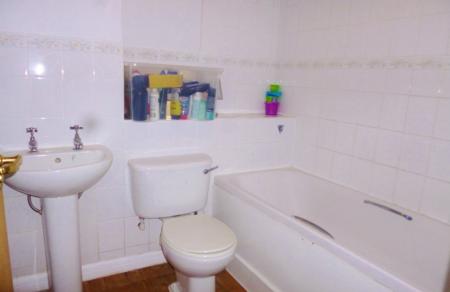 2 bedroom End of terrace house to let in Siskin Close, Bushey, WD23