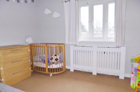 2 bedroom End of terrace house to let in Siskin Close, Bushey, WD23