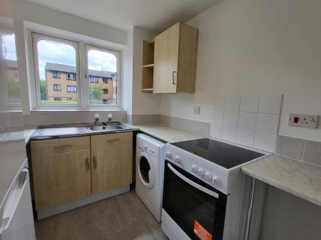 1 bedroom Flat to let in Sandown Road, Watford, WD24