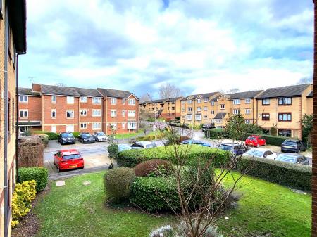 1 bedroom Flat to let in Sandown Road, Watford, WD24