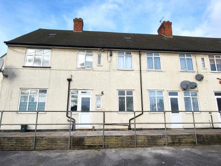 3 bedroom Flat to let in West End Road, Ruislip, HA4