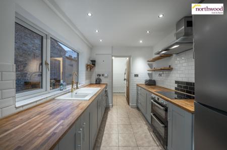 2 bedroom Terraced House for sale in Loates Lane, Watford, WD17