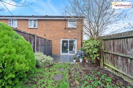 2 bedroom Semi-detached house for sale in Greensward, Bushey, WD23