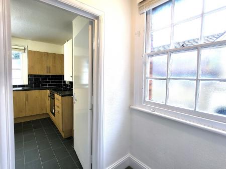 3 bedroom Flat to let in Watling Street, Radlett, WD7