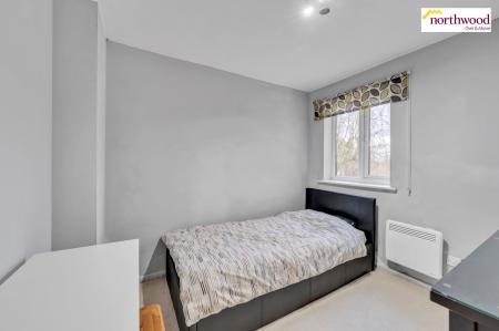 2 bedroom Flat for sale in Pioneer Way, Watford, WD18