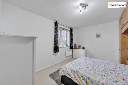 2 bedroom Flat for sale in Pioneer Way, Watford, WD18