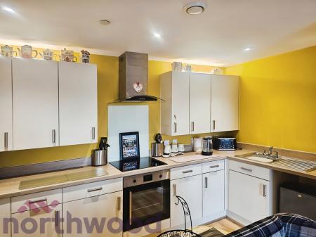 2 bedroom Flat for sale in Harpers Road, Warrington, Padgate, WA2