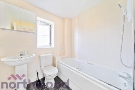 3 bedroom Mews house for sale in Regency Square, Warrington, WA5