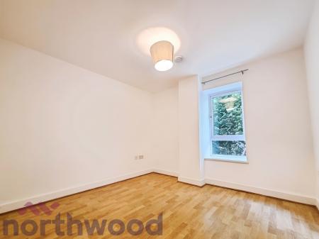 1 bedroom Flat for sale in Station Road, Latchford, Warrington, WA4