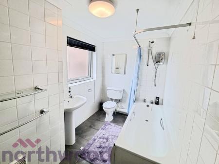 1 bedroom House share to let in Lovely Lane, Warrington, WA5