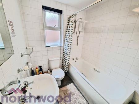 1 bedroom House share to let in Lovely Lane, Warrington, WA5