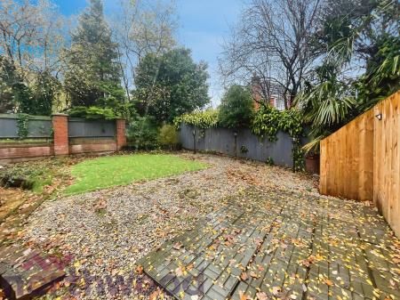 4 bedroom Detached house to let in Redacre Close, Warrington, Dutton, WA4