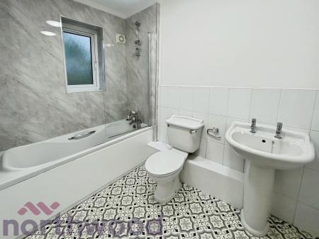 4 bedroom Detached house to let in Redacre Close, Warrington, Dutton, WA4