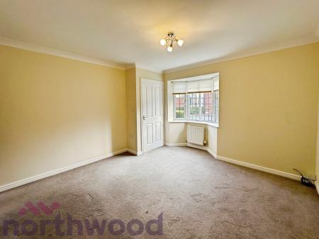 3 bedroom Semi-detached house to let in Berkeley Close, Warrington, WA5