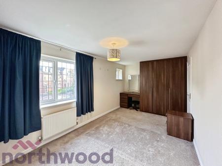 3 bedroom Semi-detached house to let in Berkeley Close, Warrington, WA5