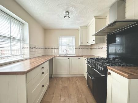 3 bedroom Terraced House to let in Samuel Street, Warrington, WA5