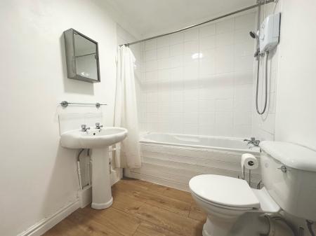 3 bedroom Terraced House to let in Samuel Street, Warrington, WA5