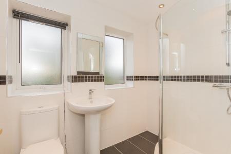 1 bedroom House share to let in Highfield Avenue, Great Sankey, Warrington, WA5