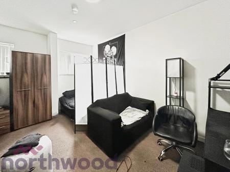 1 bedroom House share to let in 1 Wynne Road, St Helens, WA10