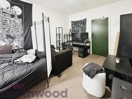 1 bedroom House share to let in 1 Wynne Road, St Helens, WA10