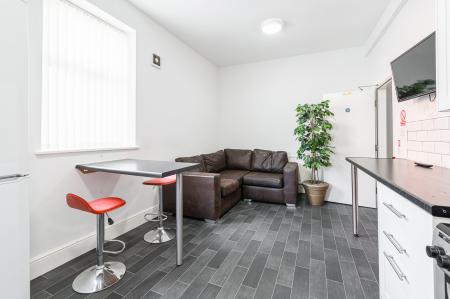 1 bedroom House share to let in 1 Wynne Road, St Helens, WA10