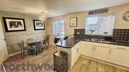 4 bedroom Semi-detached house for sale in Stainbridge Close, Warrington, Great Sankey, WA5