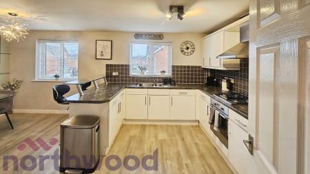 4 bedroom Semi-detached house for sale in Stainbridge Close, Warrington, Great Sankey, WA5