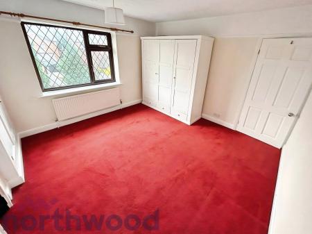 3 bedroom Semi-detached house to let in East Avenue, Stockton Heath, Warrington, WA4