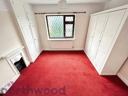 3 bedroom Semi-detached house to let in East Avenue, Stockton Heath, Warrington, WA4