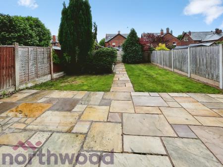 3 bedroom Semi-detached house to let in East Avenue, Stockton Heath, Warrington, WA4