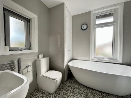 3 bedroom Detached house to let in Station Road, Forest Hall, Newcastle upon Tyne, NE12