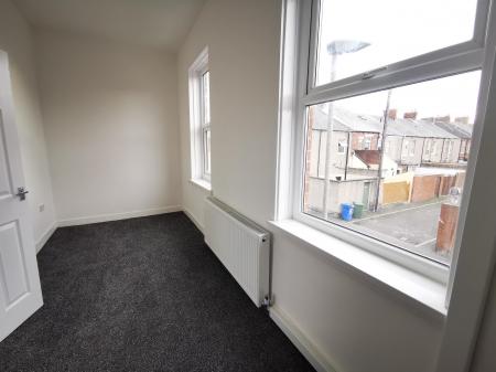 2 bedroom Flat to let in Croft Road, Blyth, NE24