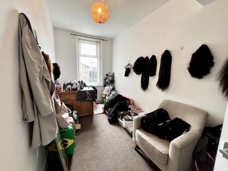 2 bedroom Flat for sale in Deleval Road, Forest Hall, Newcastle upon Tyne, NE12