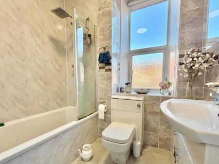 4 bedroom Maisonette for sale in Trewhitt Road, Heaton, Newcastle upon Tyne, NE6
