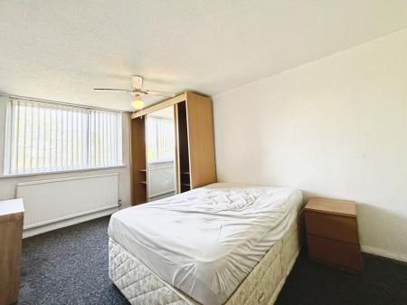 2 bedroom Flat for sale in St Anns Close, Newcastle upon Tyne, NE1