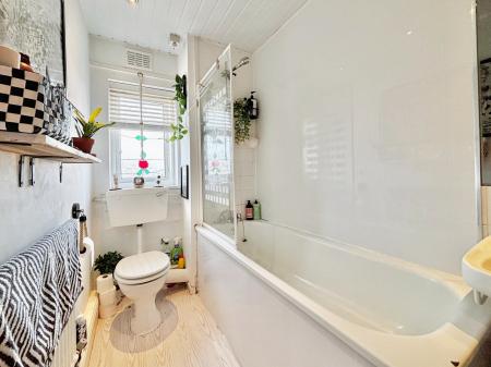 1 bedroom Flat for sale in Rowanberry Road, Newcastle upon Tyne, NE12