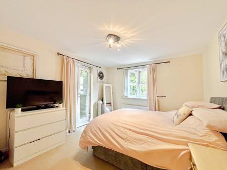 2 bedroom Flat for sale in Hawks Edge, West Moor, Newcastle upon Tyne, NE12