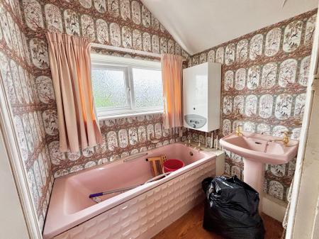 3 bedroom Flat for sale in Vicars Lane, Newcastle upon Tyne, NE7