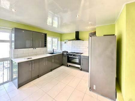 2 bedroom Flat for sale in Lutterworth Road, Longbenton, Newcastle upon Tyne, NE12