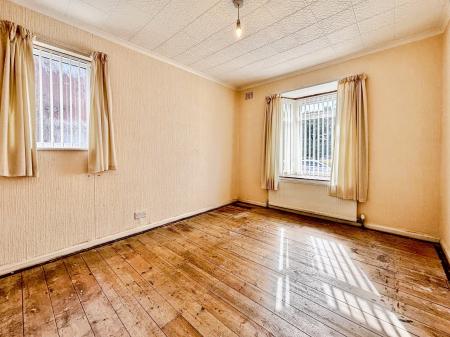 2 bedroom Semi-detached bungalow for sale in Muirfield Road, Benton, Newcastle upon Tyne, NE7