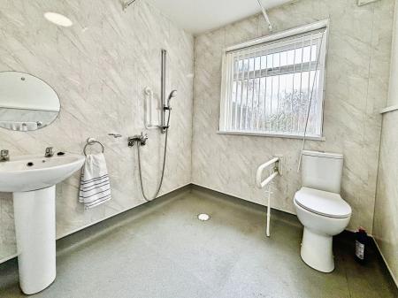 2 bedroom Semi-detached bungalow for sale in Muirfield Road, Benton, Newcastle upon Tyne, NE7