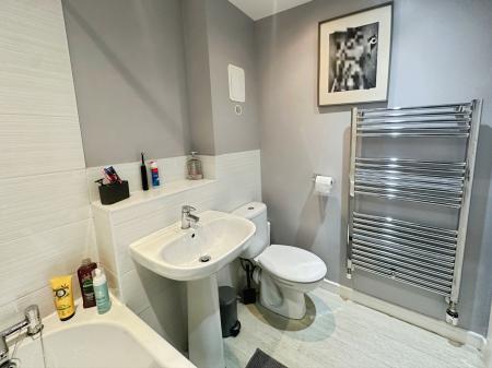 2 bedroom Terraced House for sale in Yates Close, Killingworth, Newcastle upon Tyne, NE12