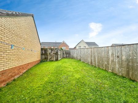 2 bedroom End of terrace house for sale in Chesters Avenue, Longbenton, Newcastle upon Tyne, NE12