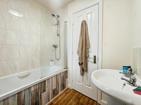 2 bedroom End of terrace house for sale in Chesters Avenue, Longbenton, Newcastle upon Tyne, NE12